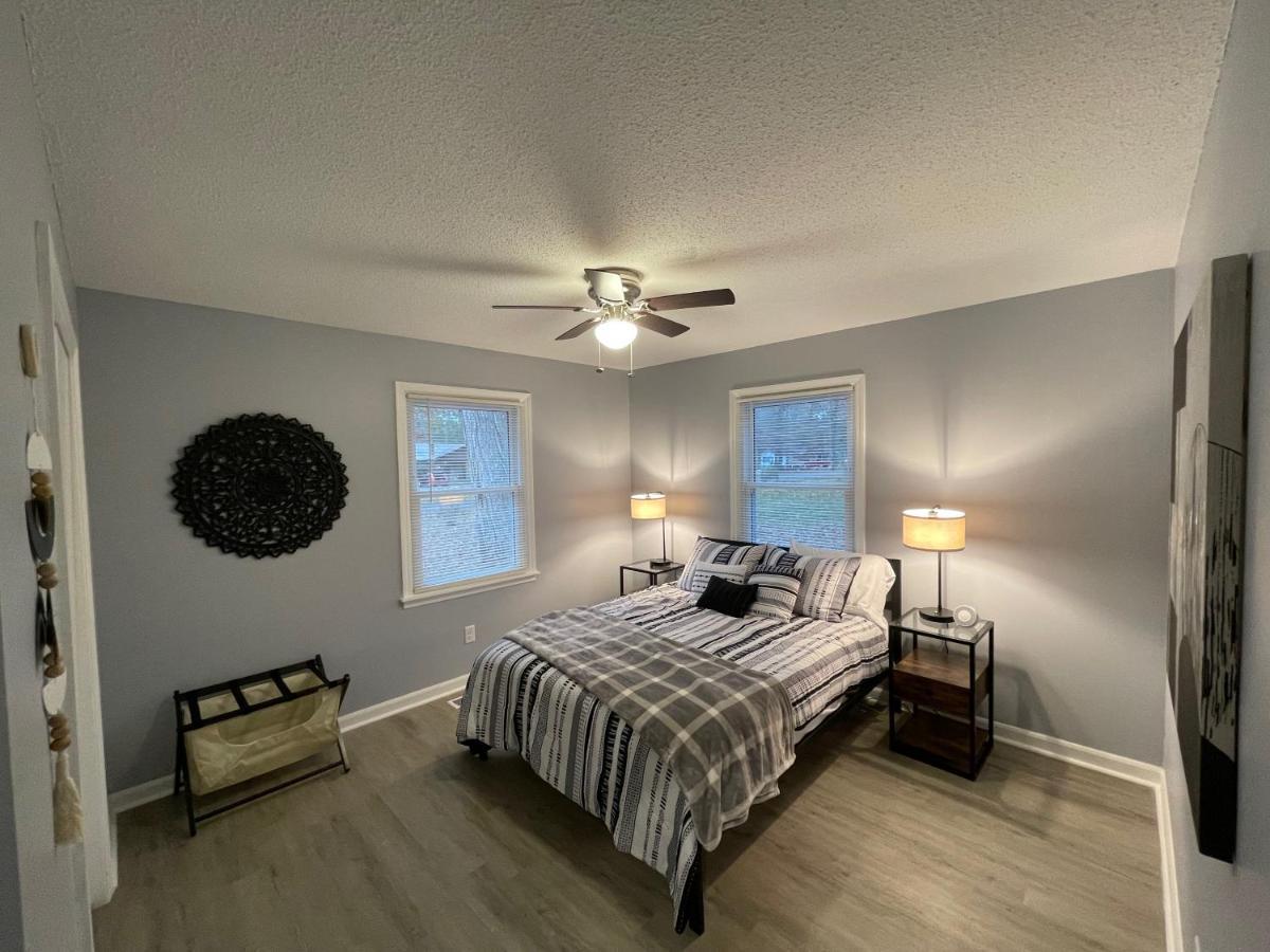 Remodeled Cottage With Sunroom Manchester Eksteriør billede