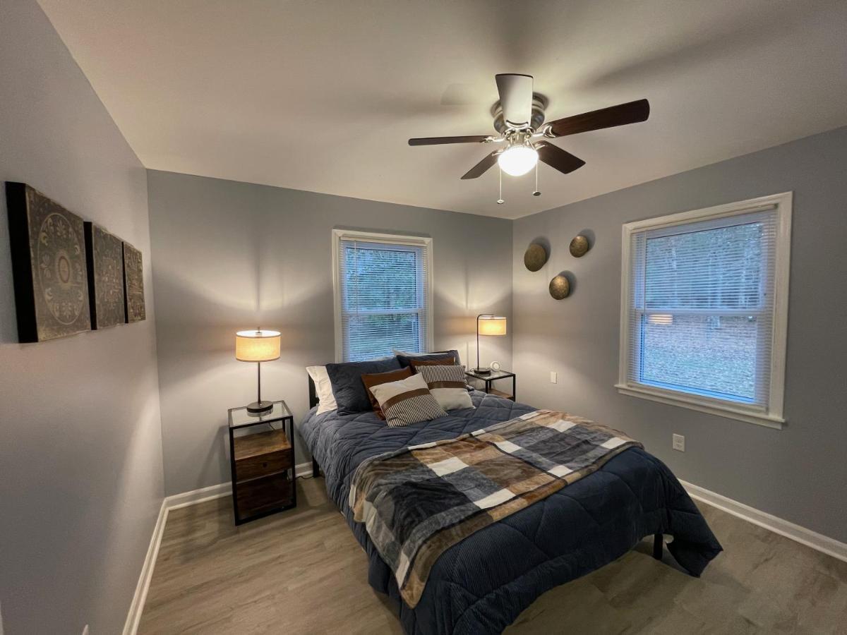 Remodeled Cottage With Sunroom Manchester Eksteriør billede