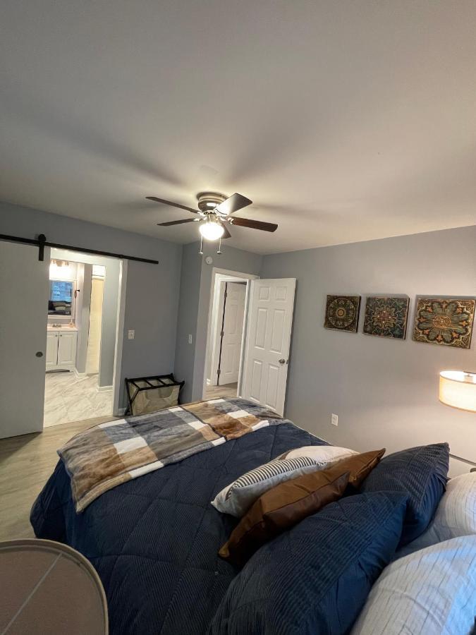 Remodeled Cottage With Sunroom Manchester Eksteriør billede